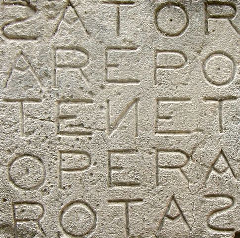 https://upload.wikimedia.org/wikipedia/commons/thumb/7/71/Sator_Square_at_Opp%C3%A8de.jpg/485px-Sator_Square_at_Opp%C3%A8de.jpg